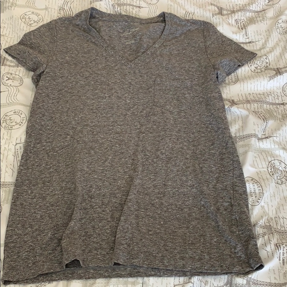 Women’s gray t-shirt